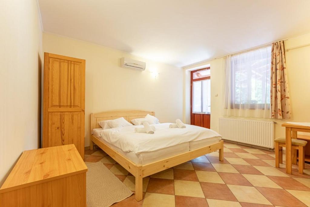 Varazsko Apartman Gyula Exteriör bild